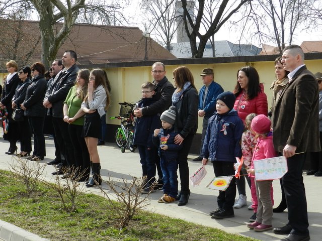 2017. március 15. 35